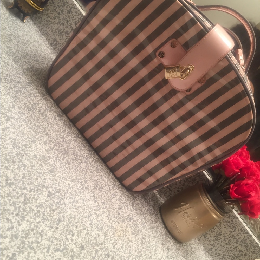 Limited edition Victoria secret train case 🎀